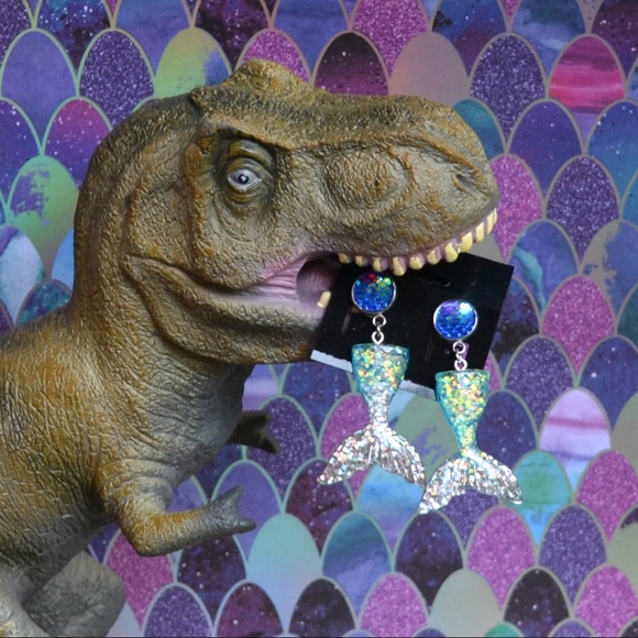 Jewelry - Host Pick NWT Mermaid Tail Dangling Earrings